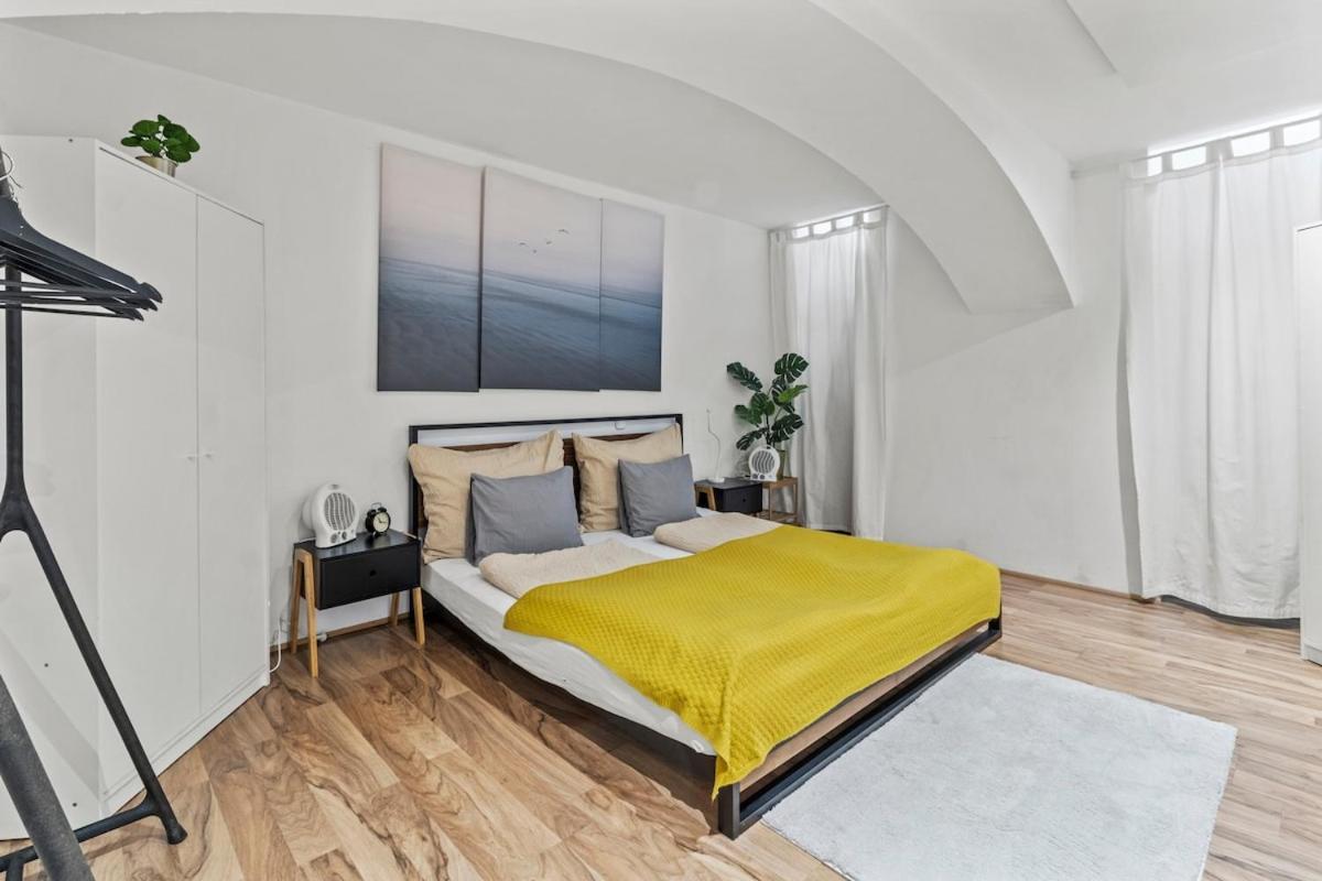 6 Minutes To S-bahn I Souterrain Loft I Wifi Apartment *